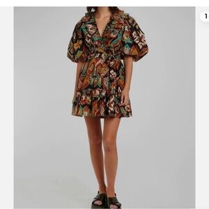 Love the Label short sleeve v-neck tie dress